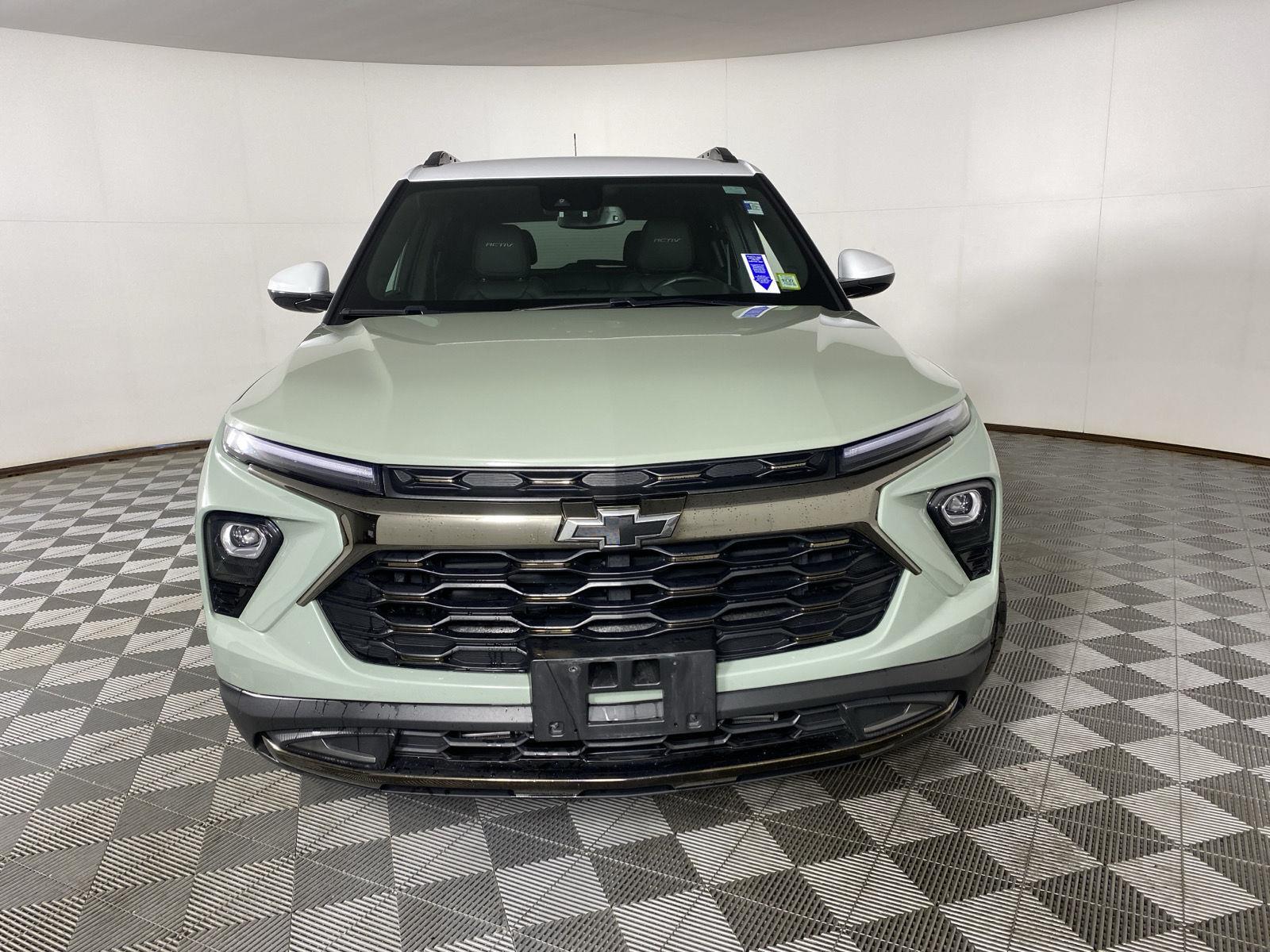 Used 2024 Cacti Green Chevrolet ACTIV image 2
