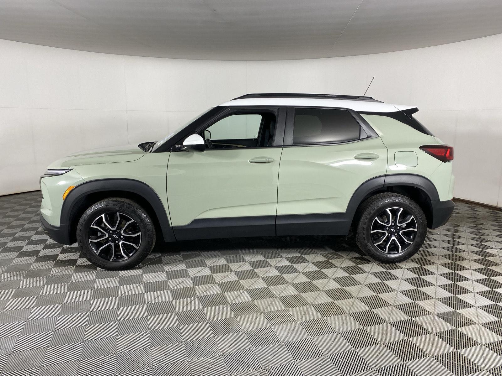 Used 2024 Cacti Green Chevrolet ACTIV image 4