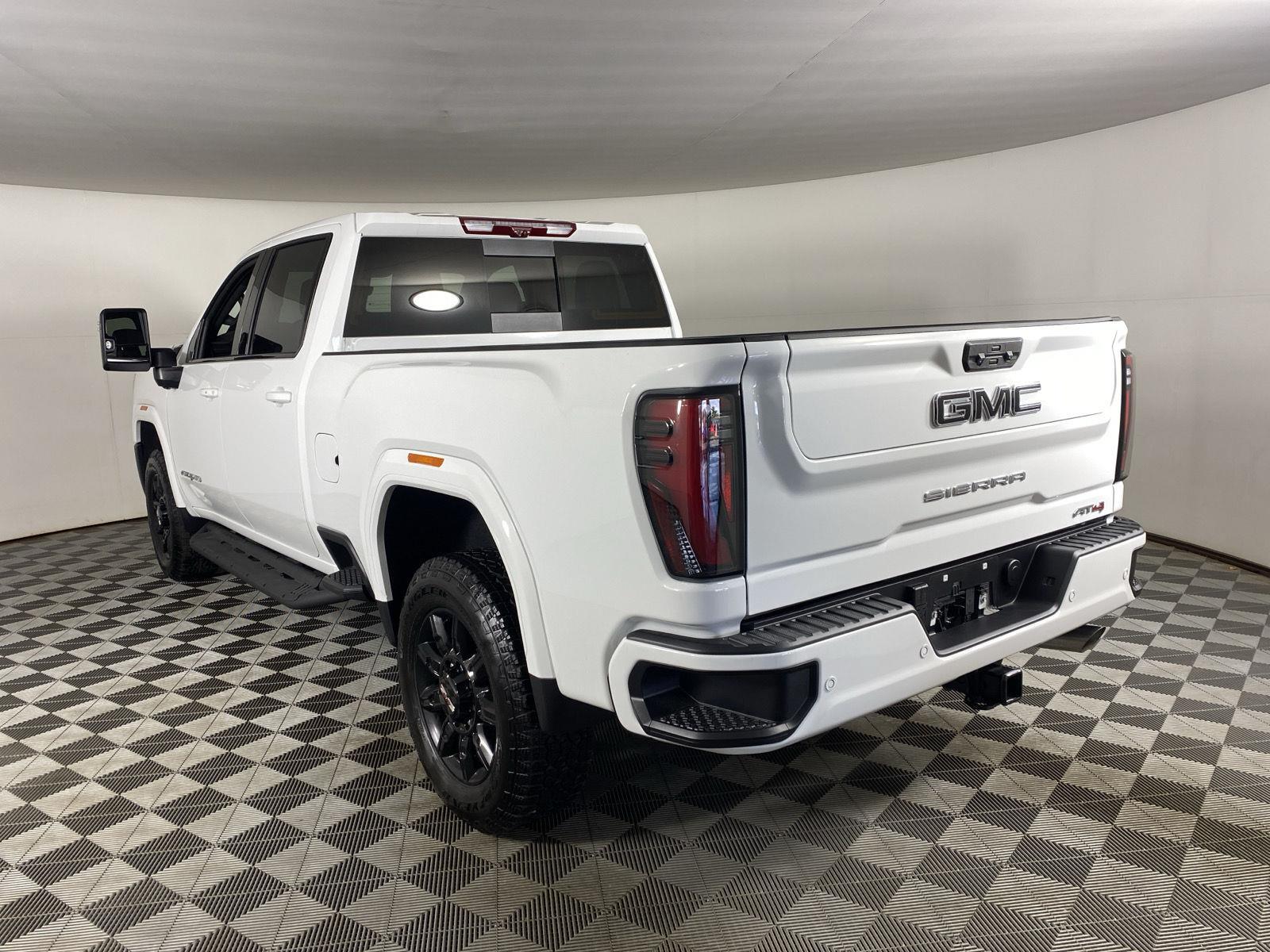 Used 2025 Summit White GMC AT4 image 5