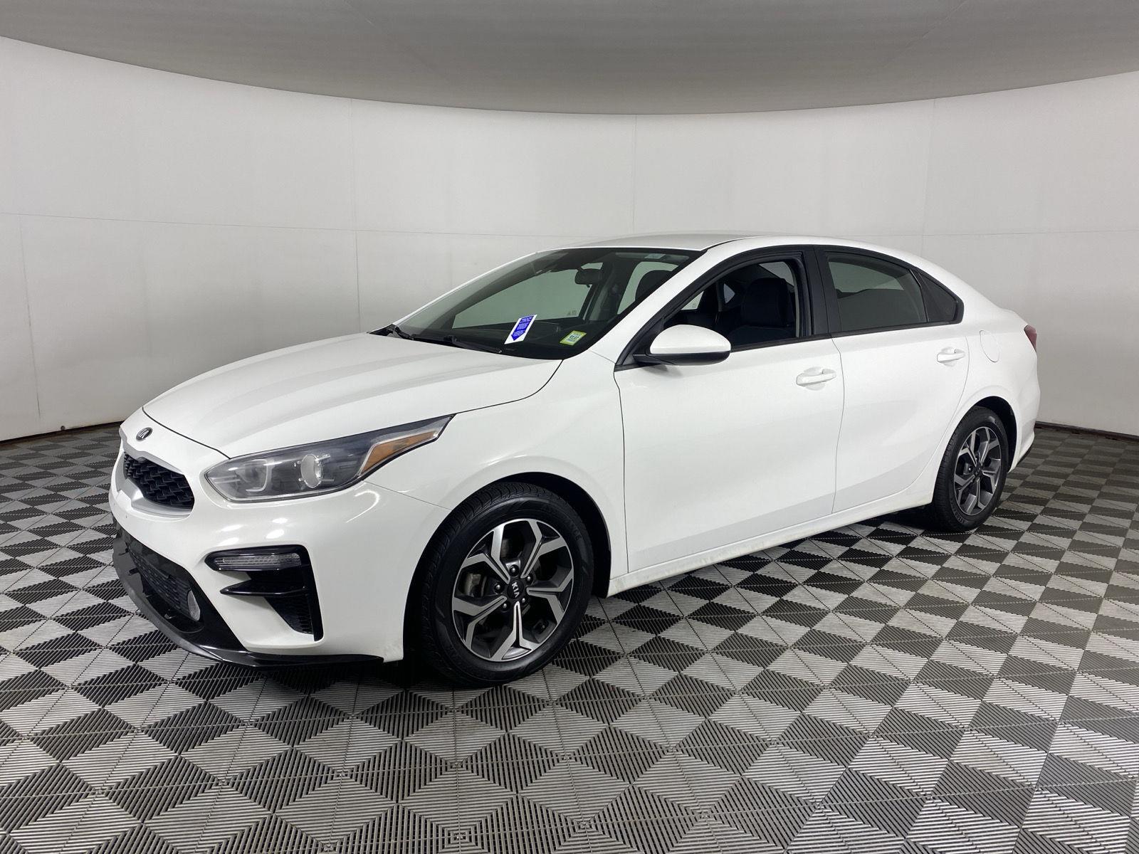 Used 2020 Clear White Kia LXS image 3
