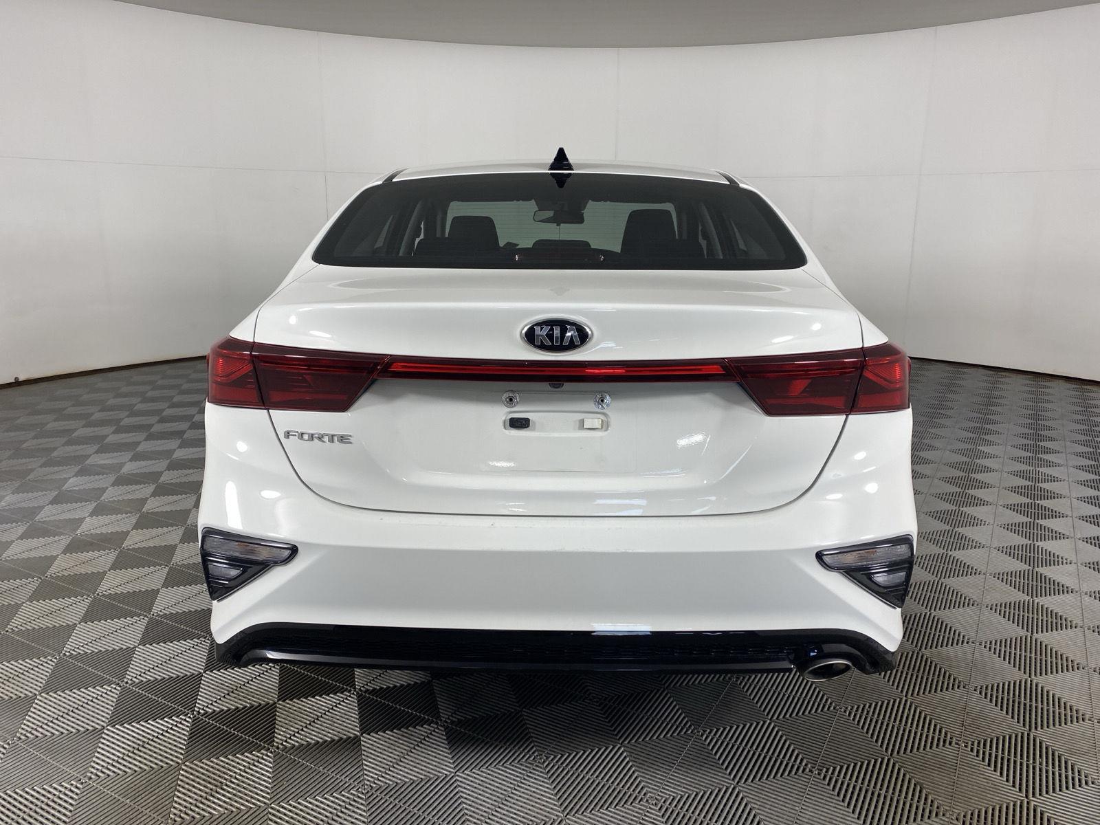 Used 2020 Clear White Kia LXS image 6