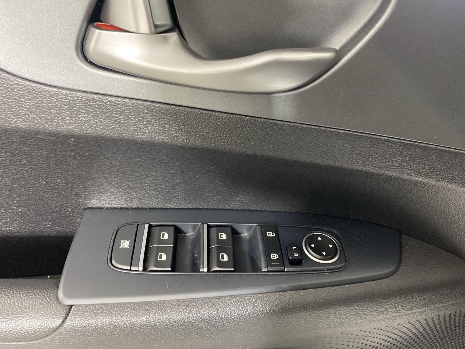 Used 2020 Clear White Kia LXS image 11