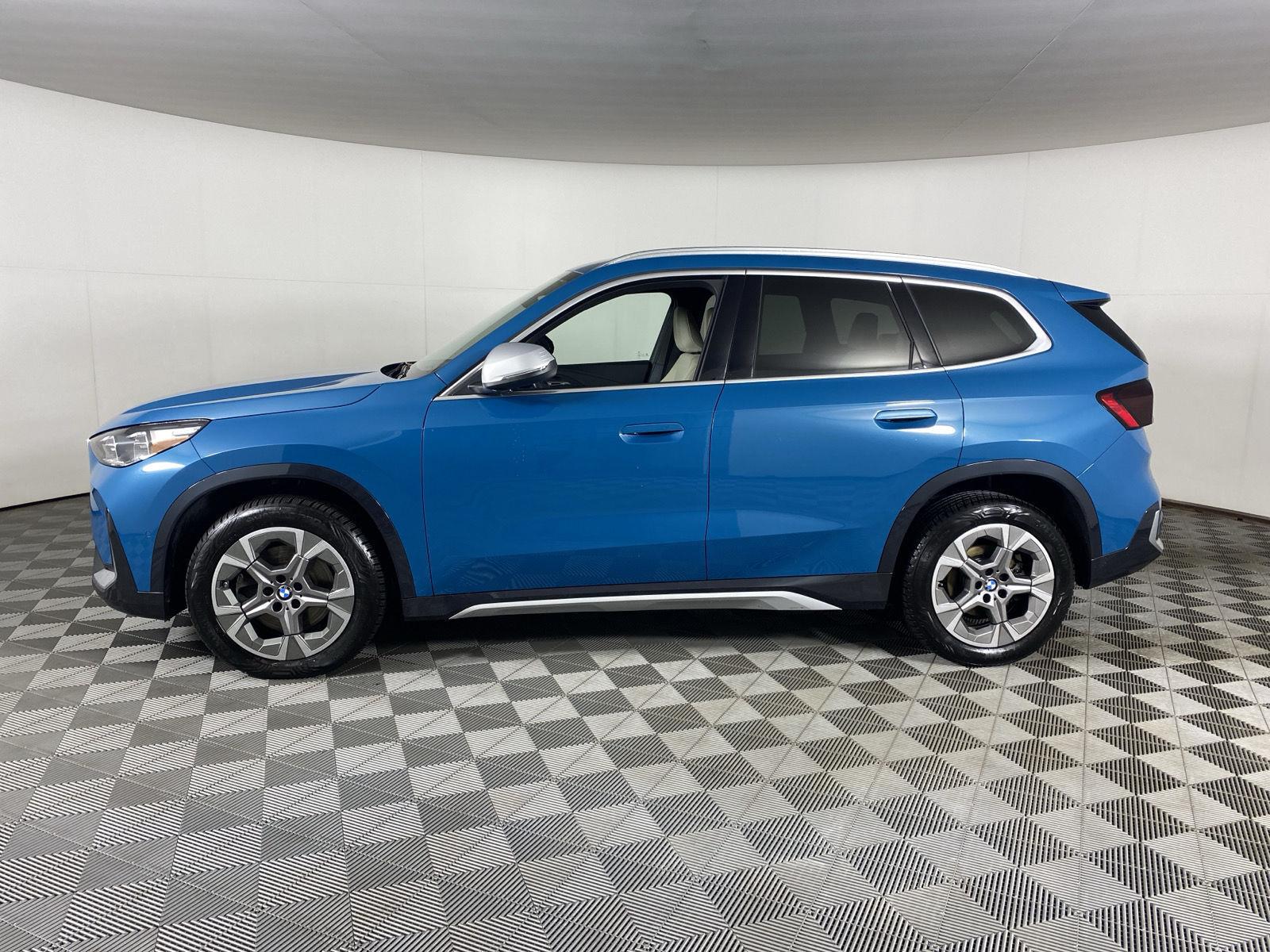Used 2023 Blue Bay Lagoon Metallic BMW xDrive28i image 4