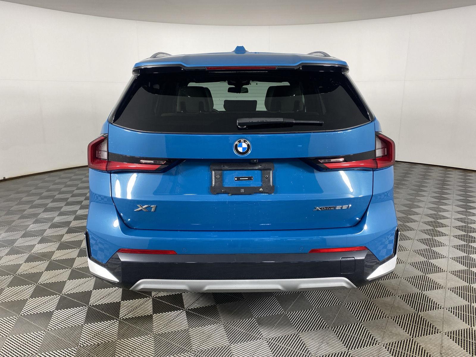 Used 2023 Blue Bay Lagoon Metallic BMW xDrive28i image 6