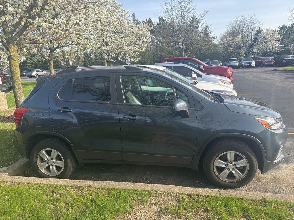 Used 2022 Shadow Gray Metallic Chevrolet LT image 6