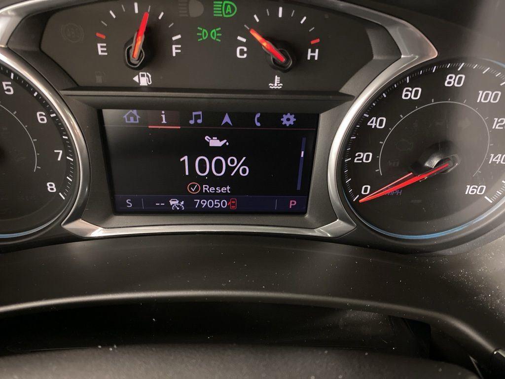 Used 2022 Summit White Chevrolet RS image 15