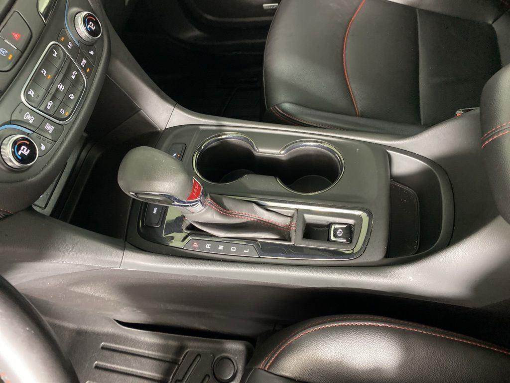 Used 2022 Summit White Chevrolet RS image 20