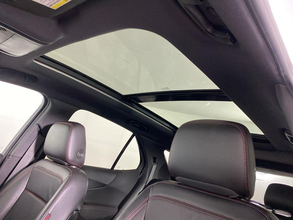 Used 2022 Summit White Chevrolet RS image 21