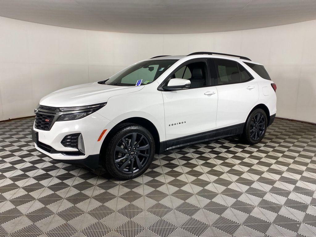 Used 2022 Summit White Chevrolet RS image 3