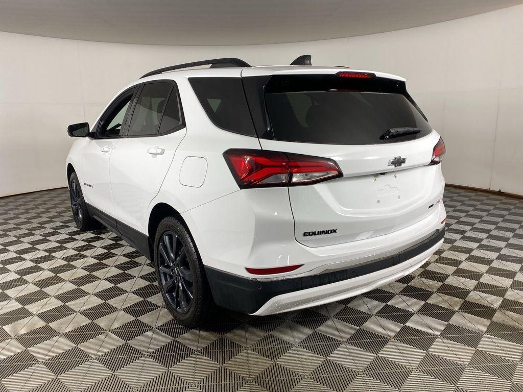 Used 2022 Summit White Chevrolet RS image 5