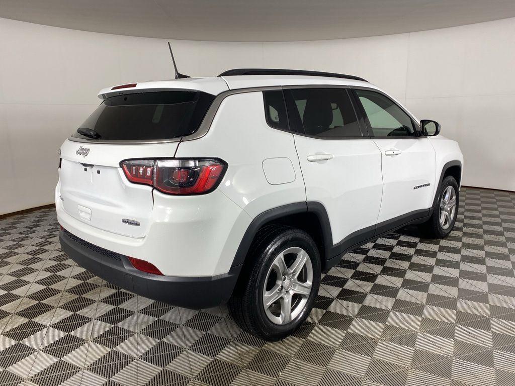 Used 2023 Bright White Clearcoat Jeep Latitude image 6