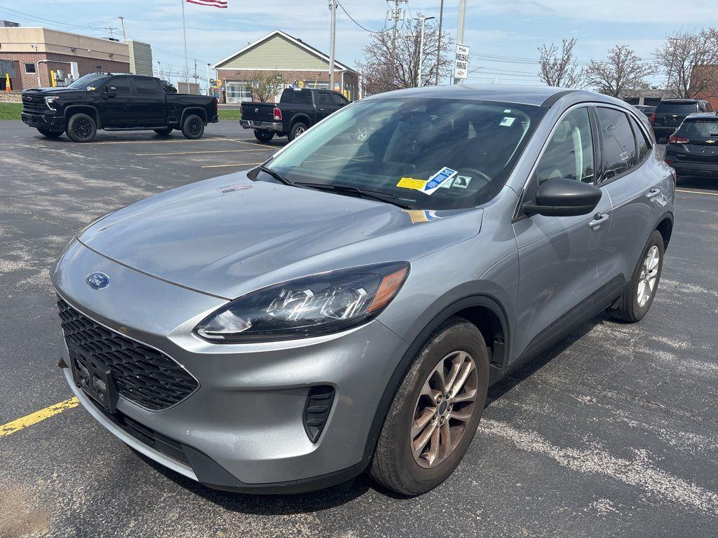 Used 2022 Silver Metallic Ford SE image 2
