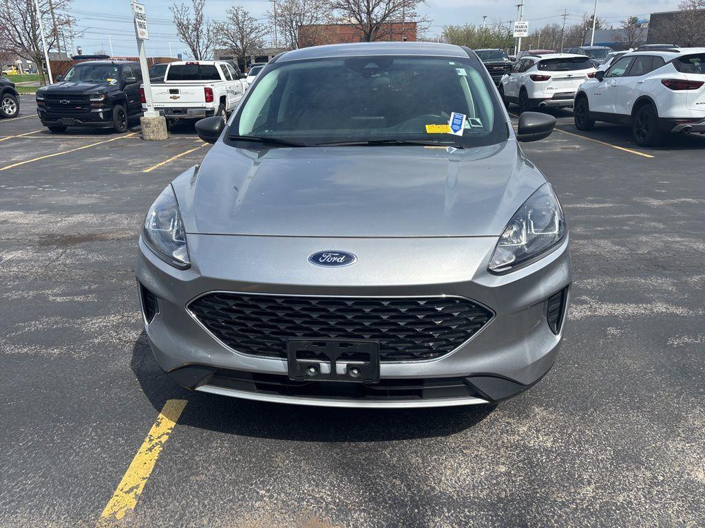 Used 2022 Silver Metallic Ford SE image 3