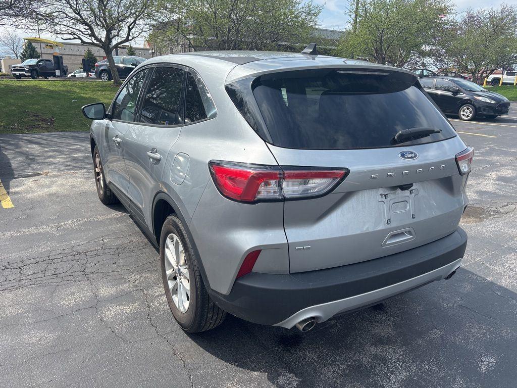 Used 2022 Silver Metallic Ford SE image 8