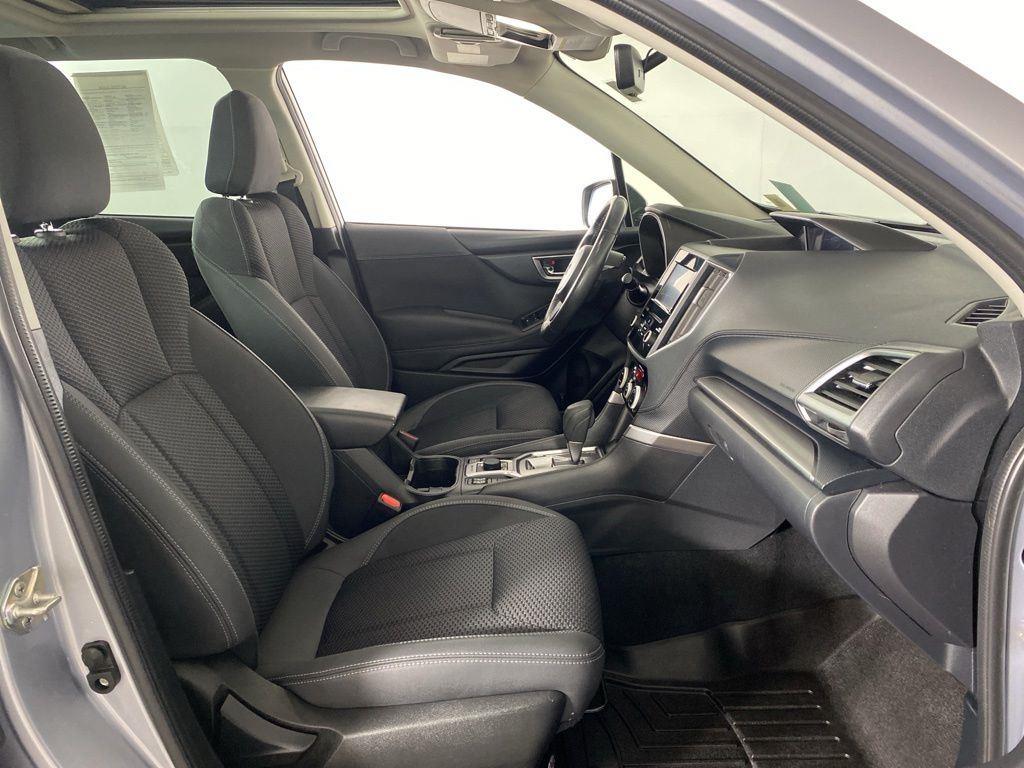 Used 2021 Ice Silver Metallic Subaru Premium image 27