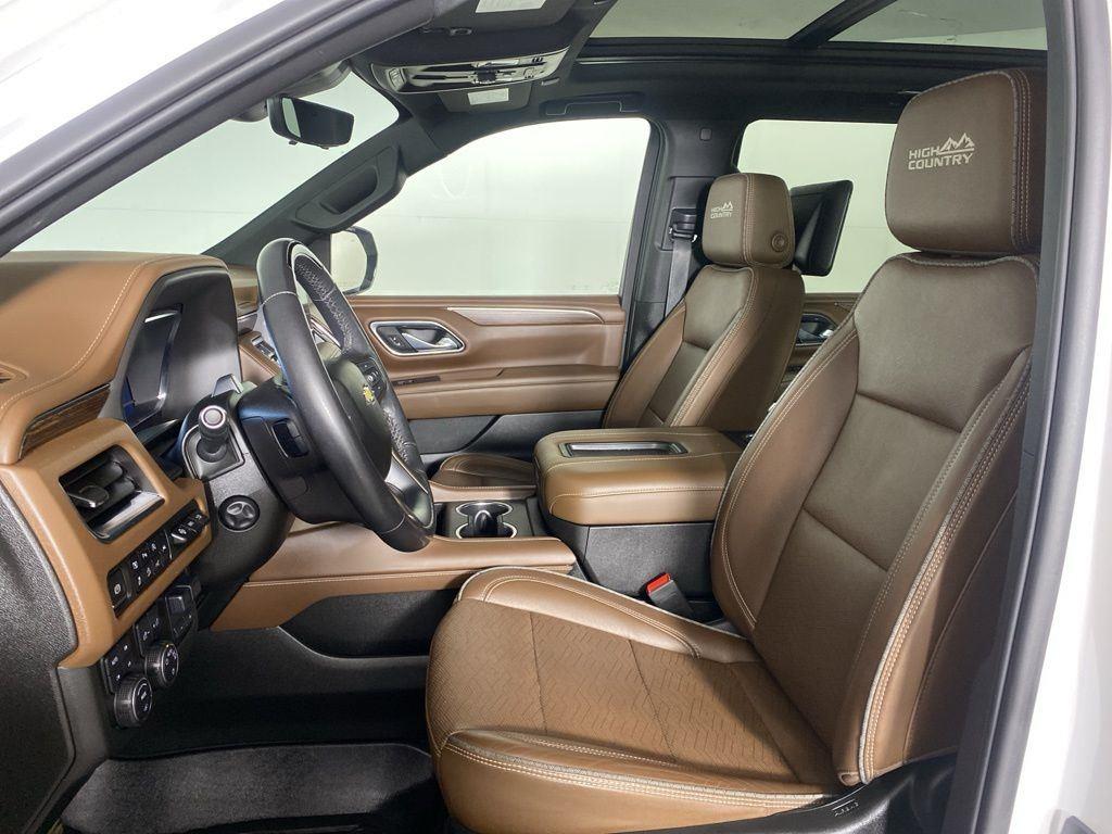 Used 2024 Pearl Chevrolet High Country image 10