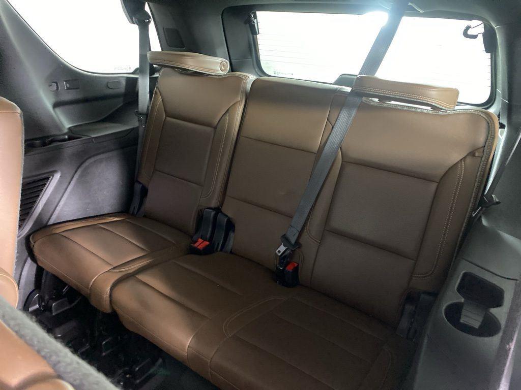 Used 2024 Pearl Chevrolet High Country image 27