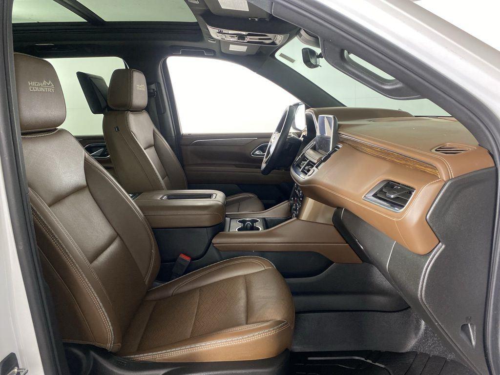 Used 2024 Pearl Chevrolet High Country image 33