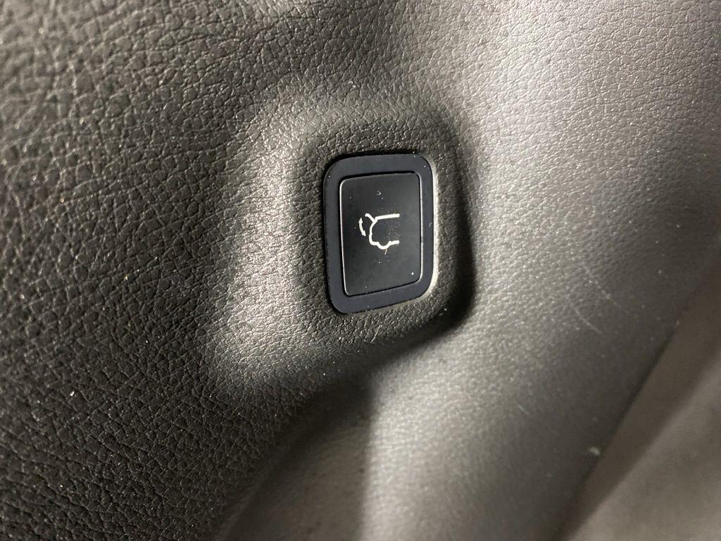Used 2023 Bright White Clearcoat Jeep Latitude image 22