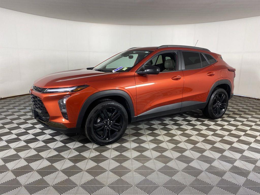 Used 2024 Orange Metallic Chevrolet ACTIV image 3