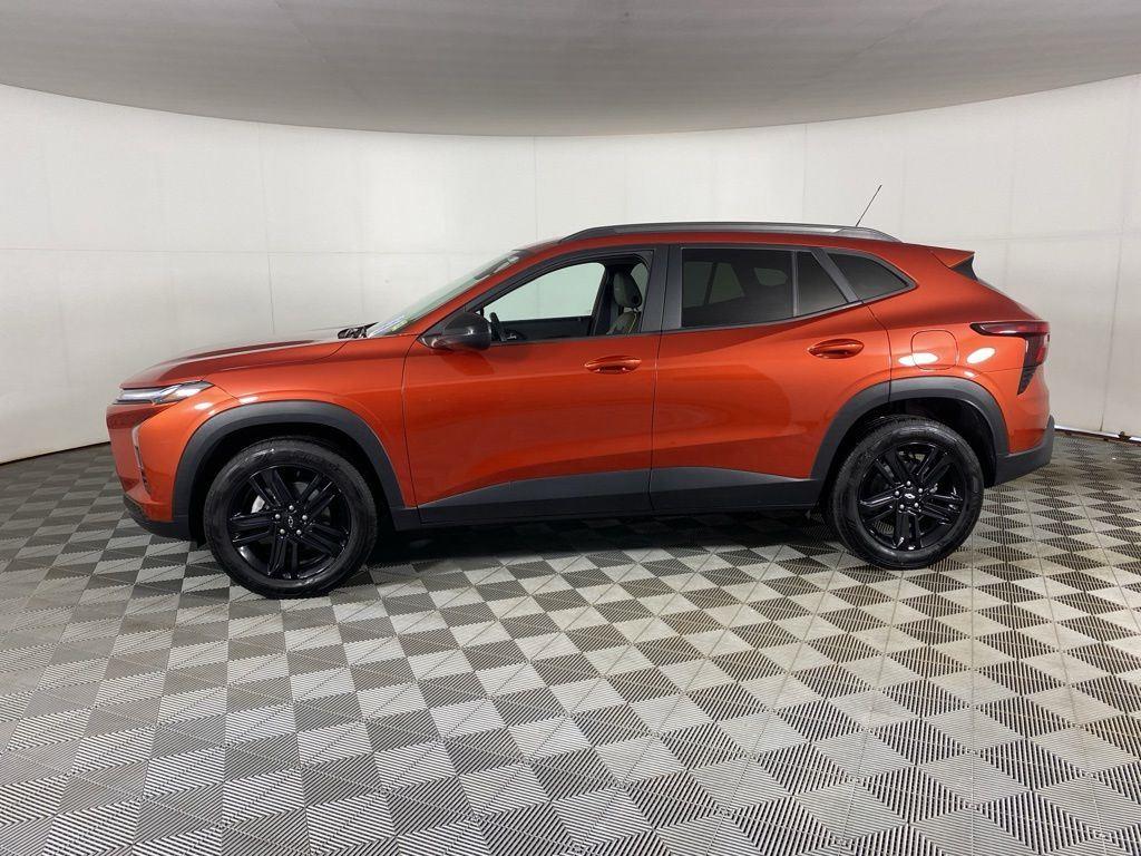 Used 2024 Orange Metallic Chevrolet ACTIV image 4