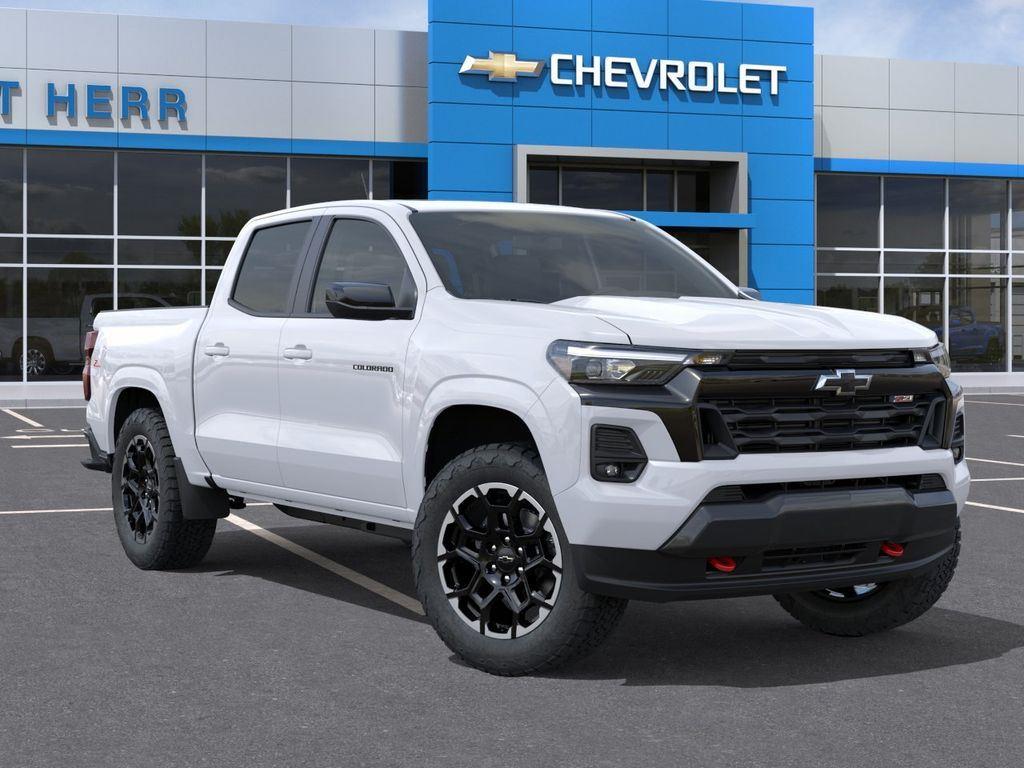 Used 2026 Summit White Chevrolet Z71 image 7