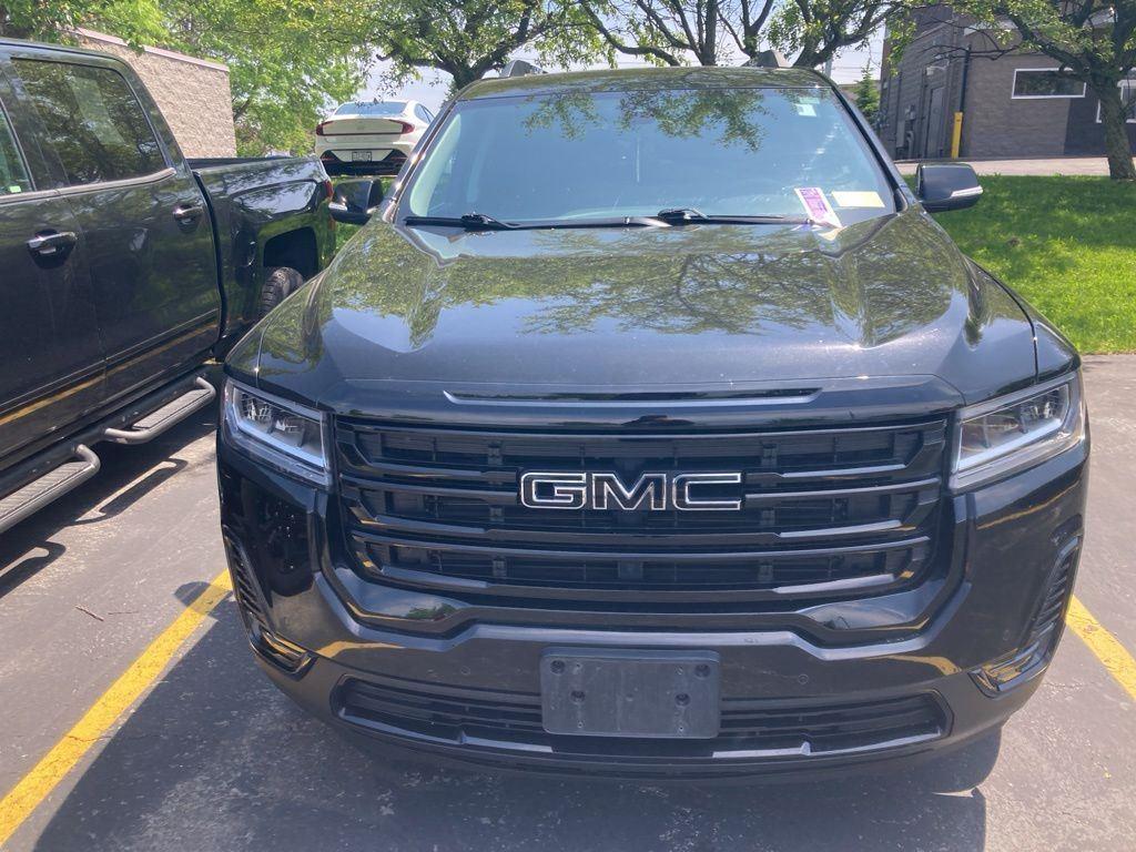Used 2022 Ebony Twilight Metallic GMC SLE image 2