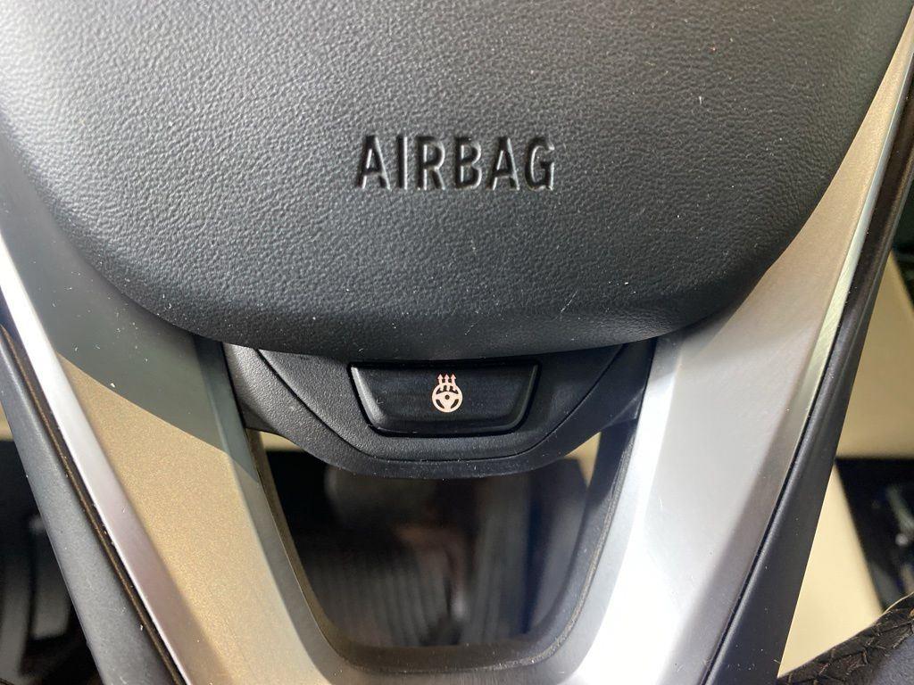 Used 2021 White Metallic BMW xDrive30i image 16