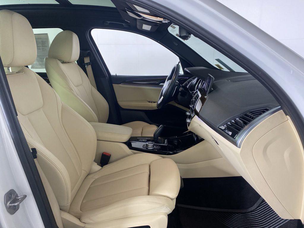 Used 2021 White Metallic BMW xDrive30i image 29