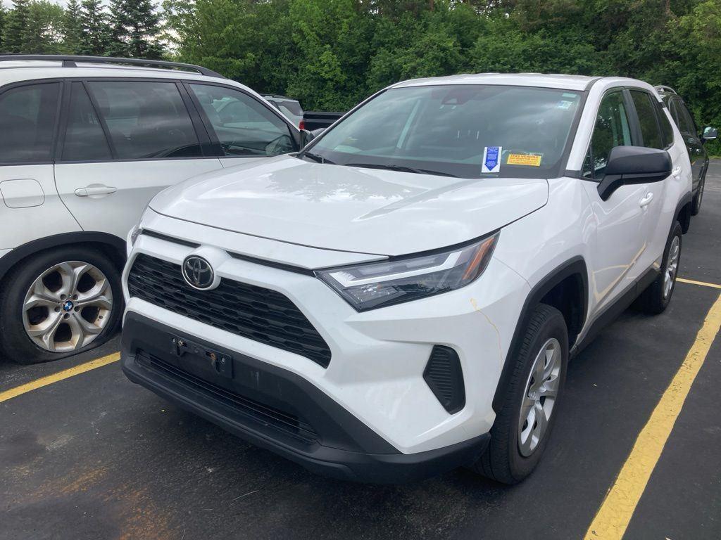 Used 2023 Ice Toyota LE image 3