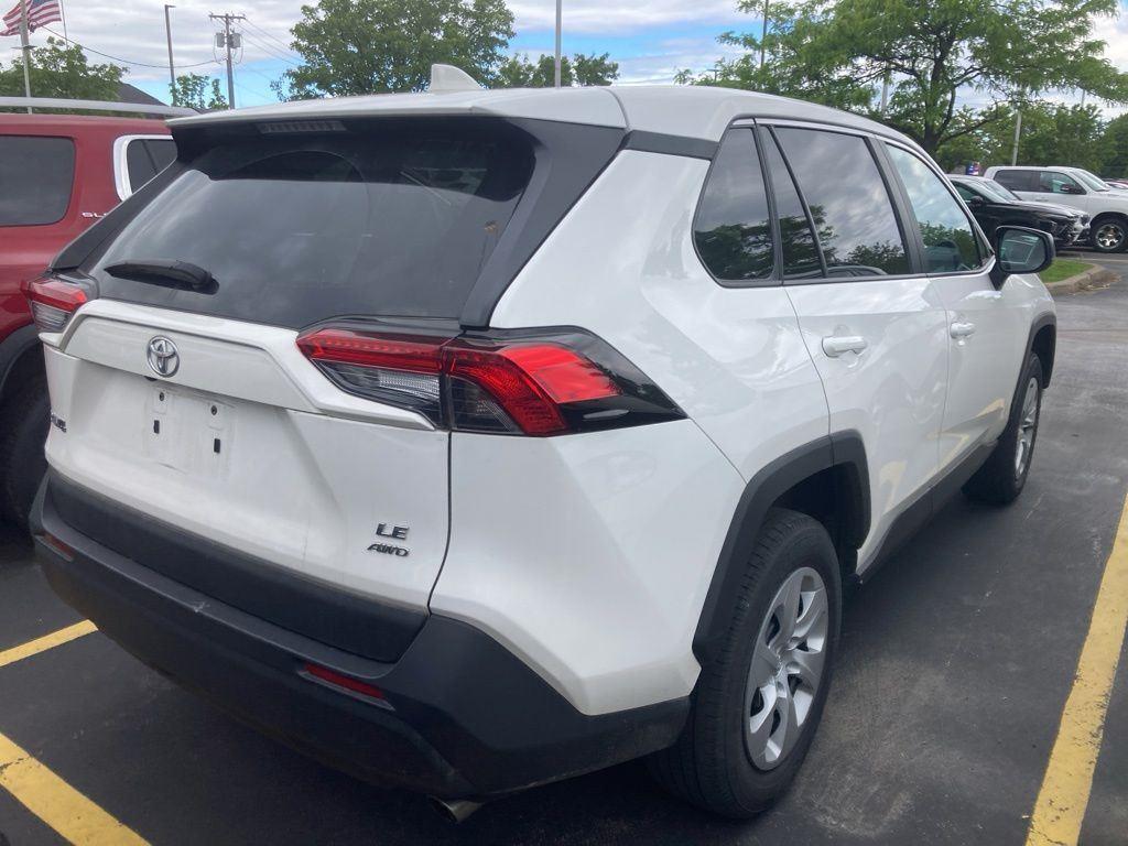 Used 2023 Ice Toyota LE image 6