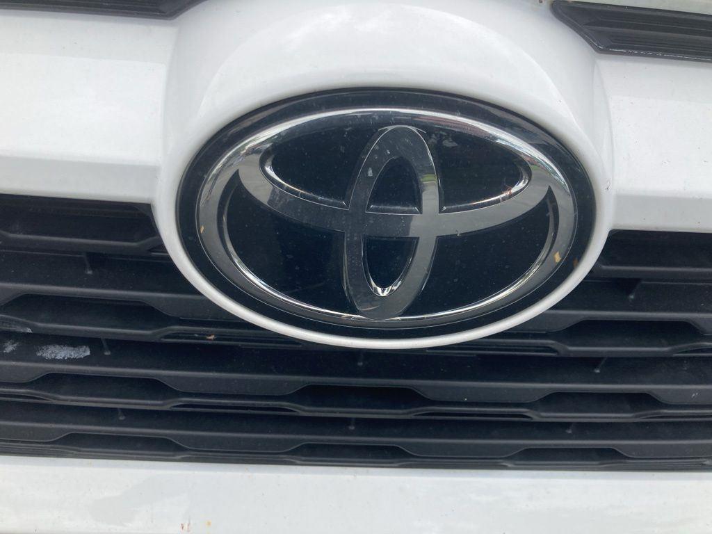 Used 2023 Ice Toyota LE image 9
