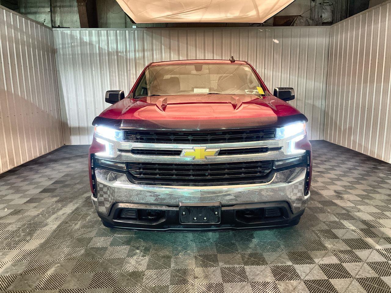 View vehicle photo 3