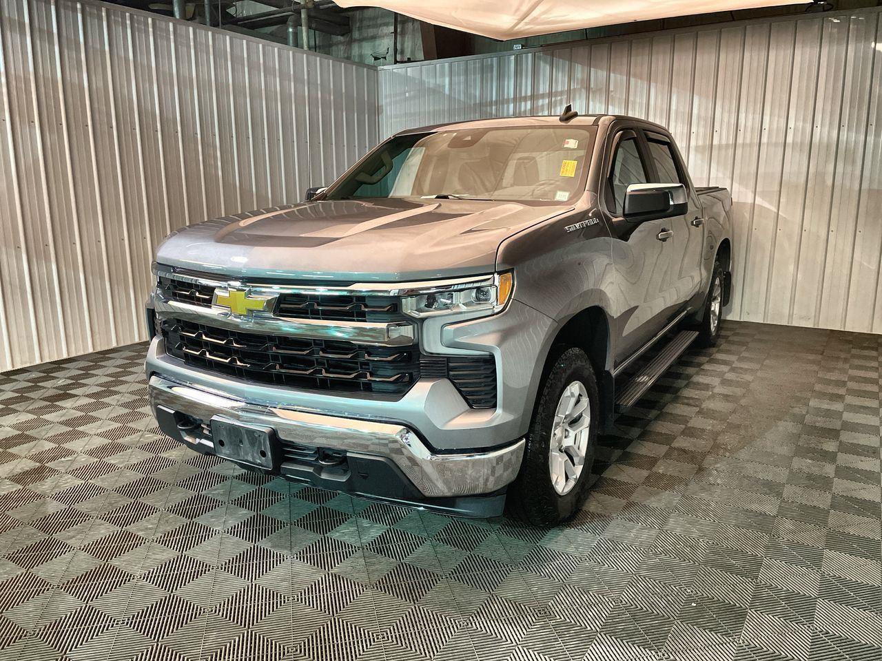 Sterling Gray Metallic 2023 Chevrolet Silverado 1500 LT Crew Cab 4WD Pickup Truck Four-Wheel Drive Automatic