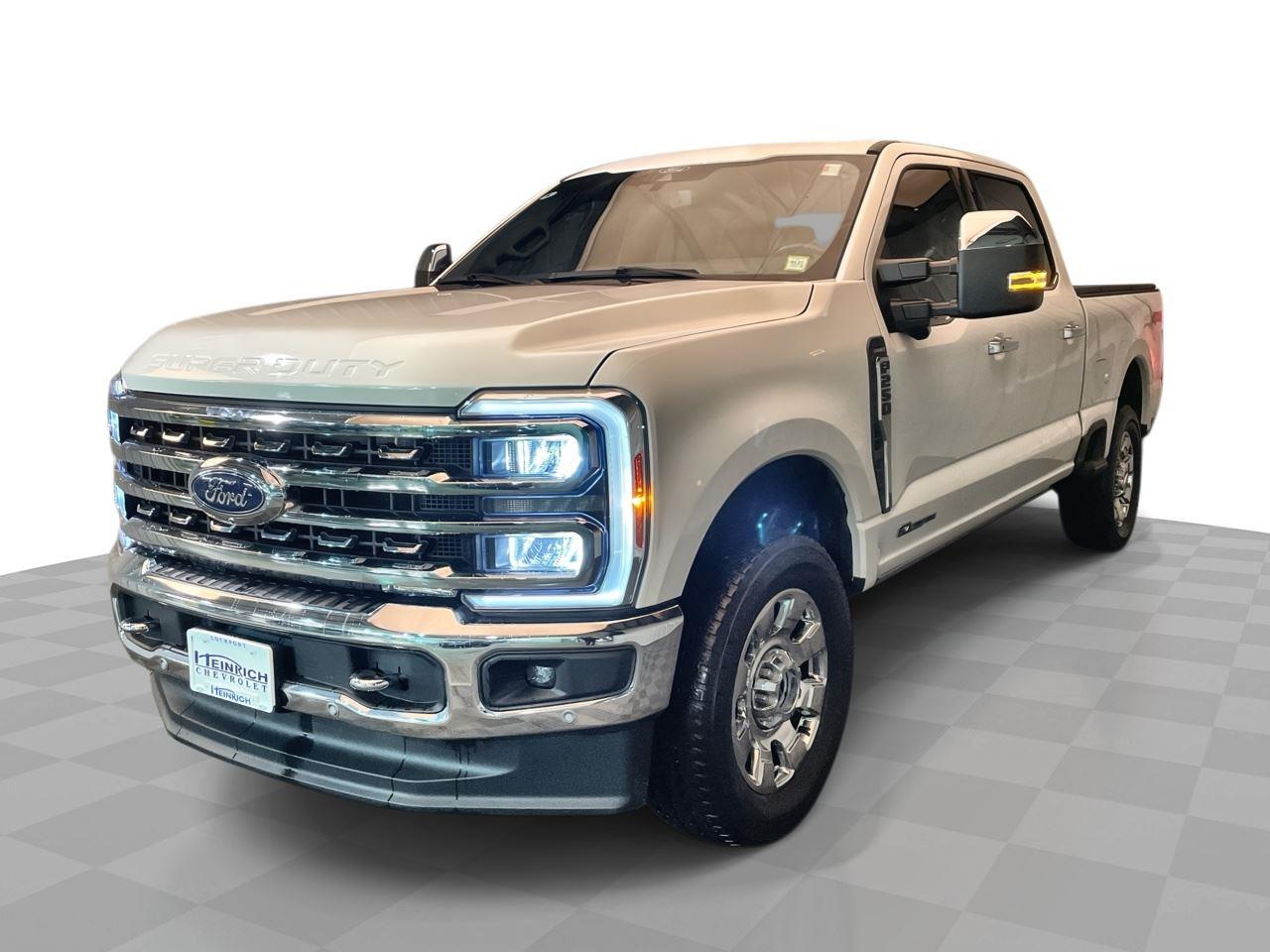 Star White Metallic Tri-Coat 2024 Ford F-250 Super Duty Lariat Crew Cab 4WD Pickup Truck Four-Wheel Drive Automatic