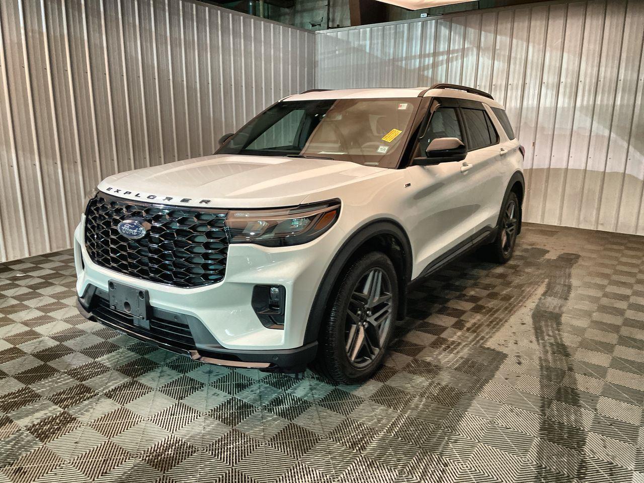 Star White Metallic Tri-Coat 2025 Ford Explorer ST-Line AWD SUV / Crossover All-Wheel Drive Automatic
