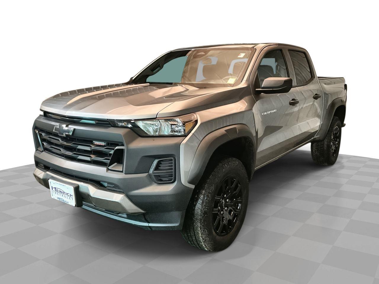 Sterling Gray Metallic 2024 Chevrolet Colorado Trail Boss Crew Cab 4WD Pickup Truck Four-Wheel Drive 8-Speed Automatic