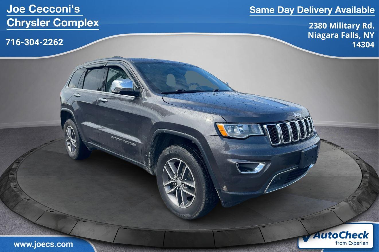 Gray (Granite Crystal Metallic Clearcoat) 2017 Jeep Grand Cherokee Limited 4WD SUV / Crossover Four-Wheel Drive 8-Speed Automatic
