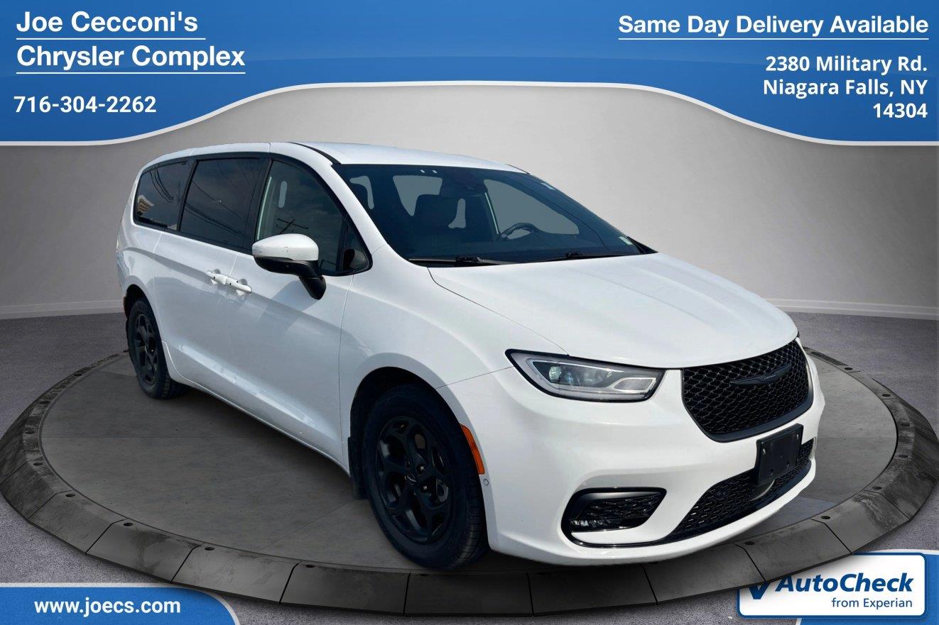  2023 Chrysler Pacifica Hybrid Touring L FWD   