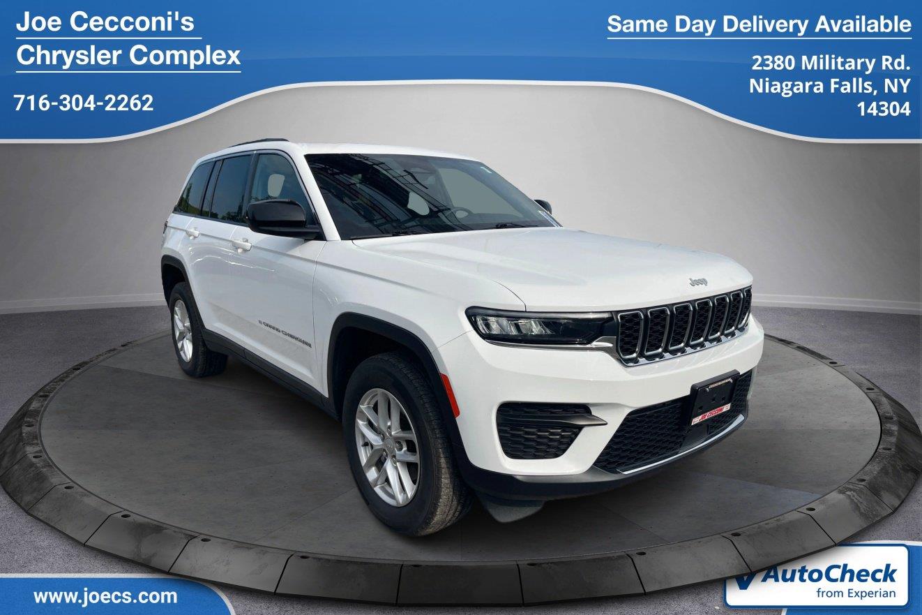 Bright White Clearcoat 2024 Jeep Grand Cherokee SUV / Crossover Four-Wheel Drive 8-Speed Automatic
