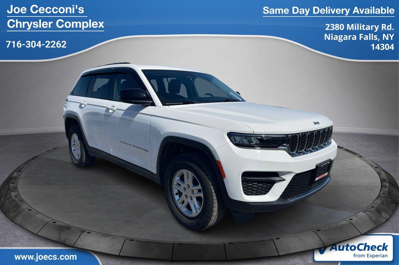 Bright White Clearcoat 2023 Jeep Grand Cherokee SUV / Crossover Four-Wheel Drive 8-Speed Automatic