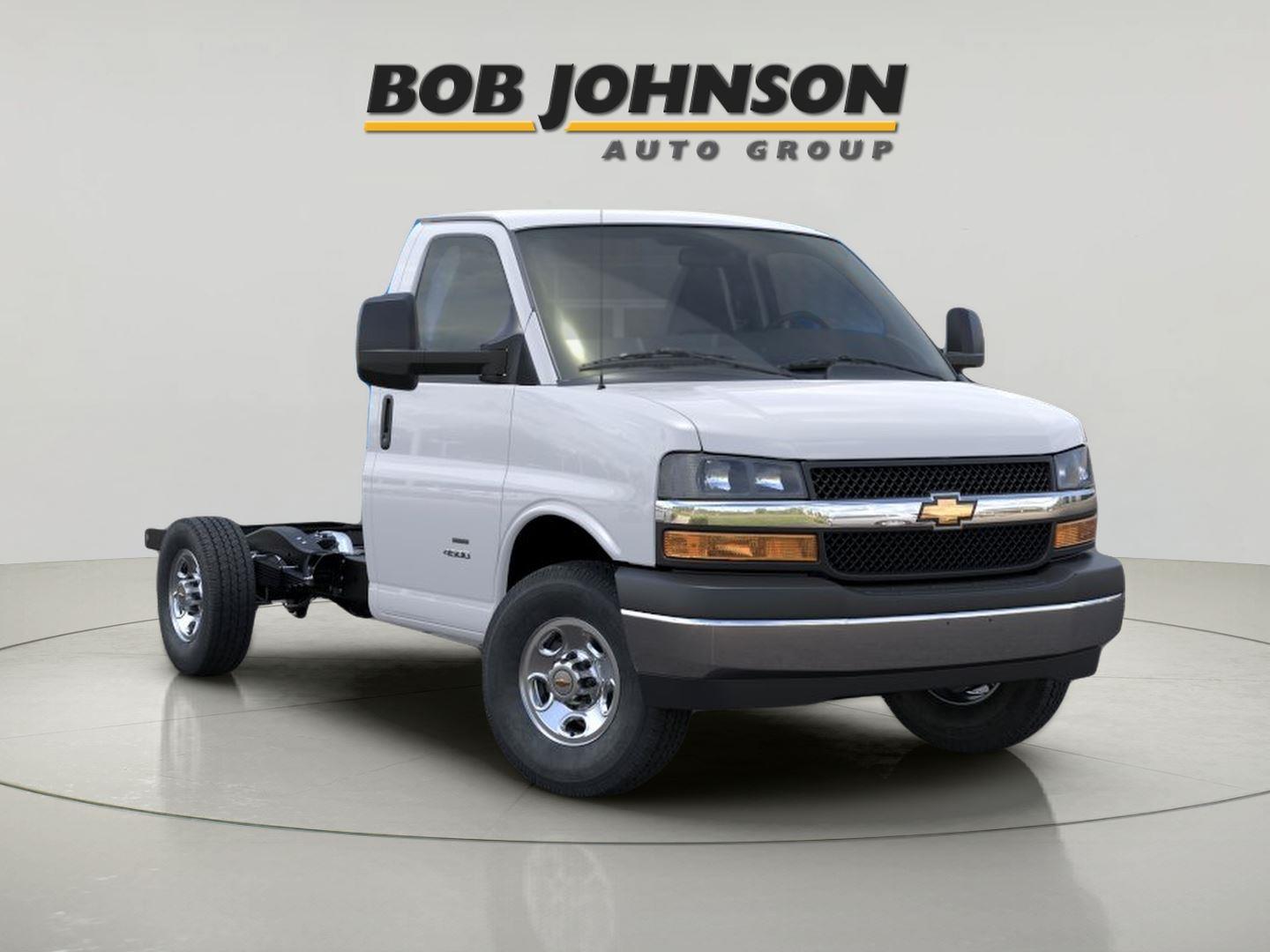 Summit White 2026 Chevrolet Express Chassis Van Rear-Wheel Drive 8-Speed Automatic