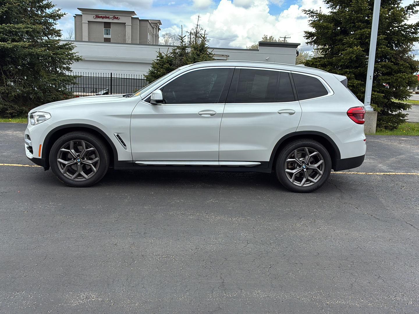 Used 2021 Mineral White Metallic BMW xDrive30i image 12