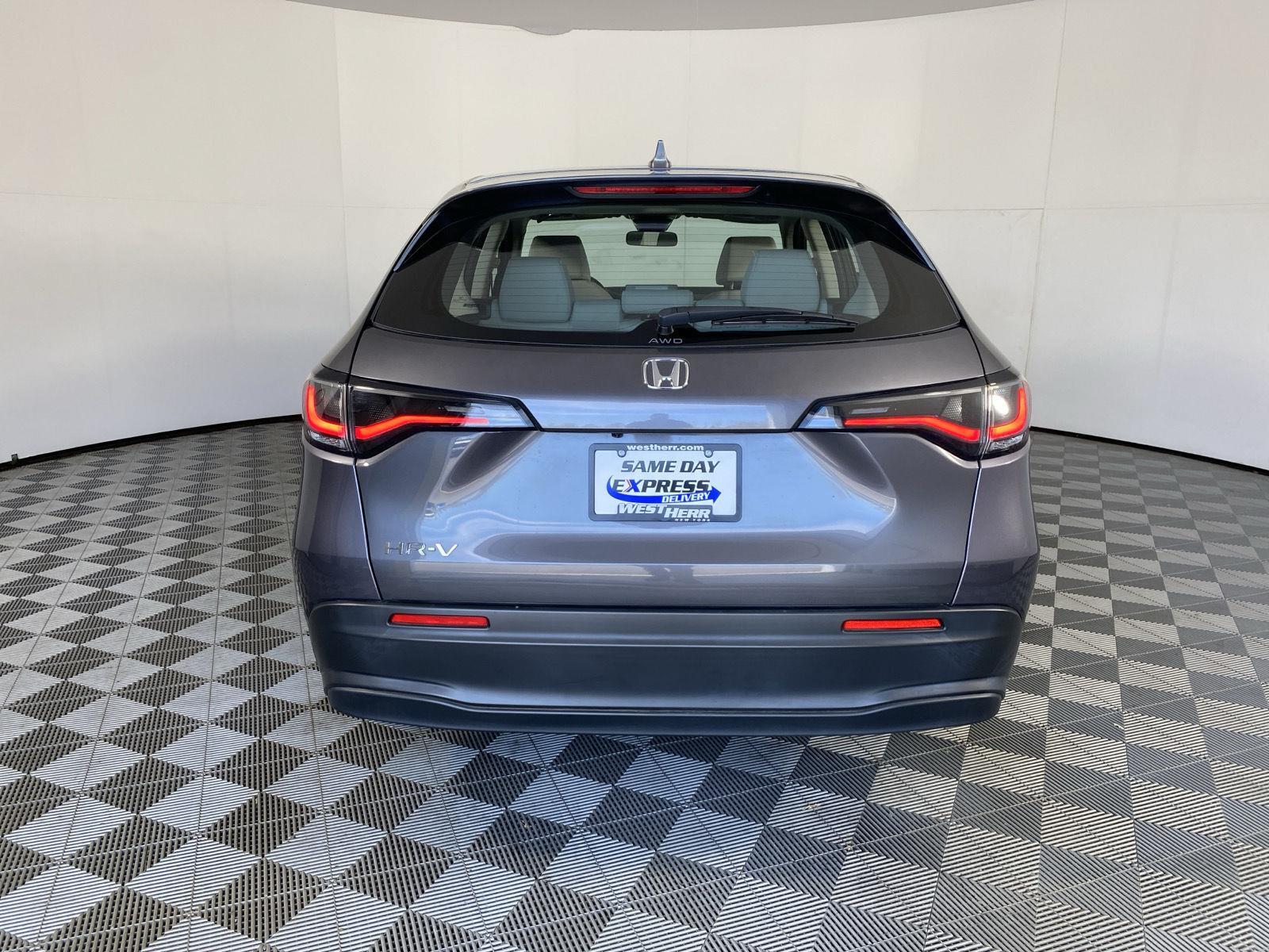 Certified Used 2023 Modern Steel Metallic Honda LX image 6