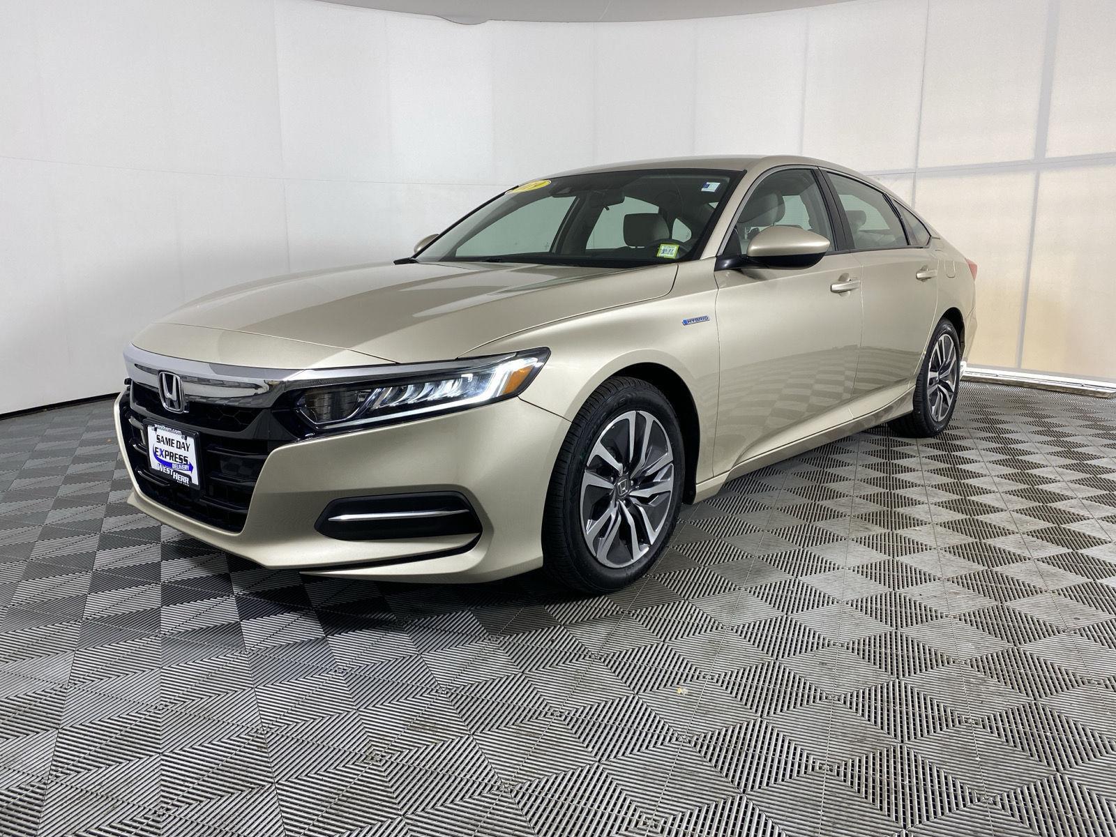 Used 2019 Champagne Frost Pearl Honda Base image 3