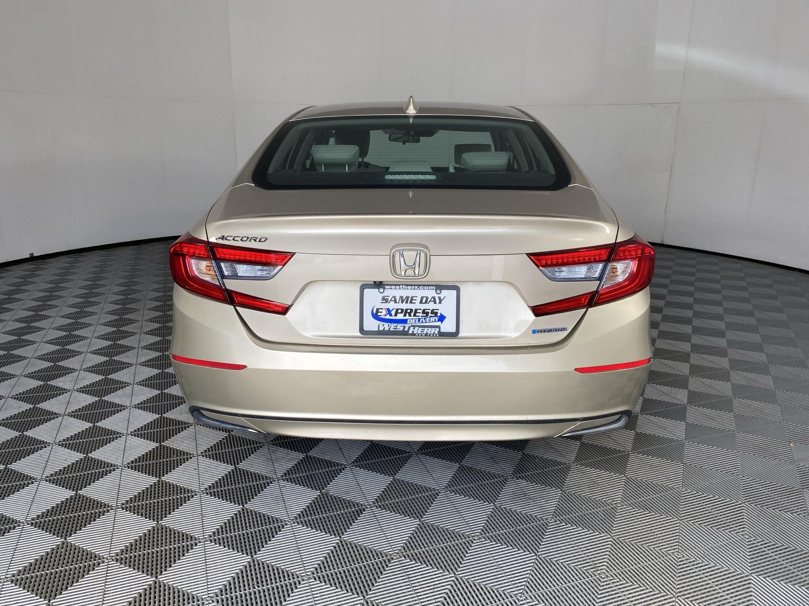 Used 2019 Champagne Frost Pearl Honda Base image 6
