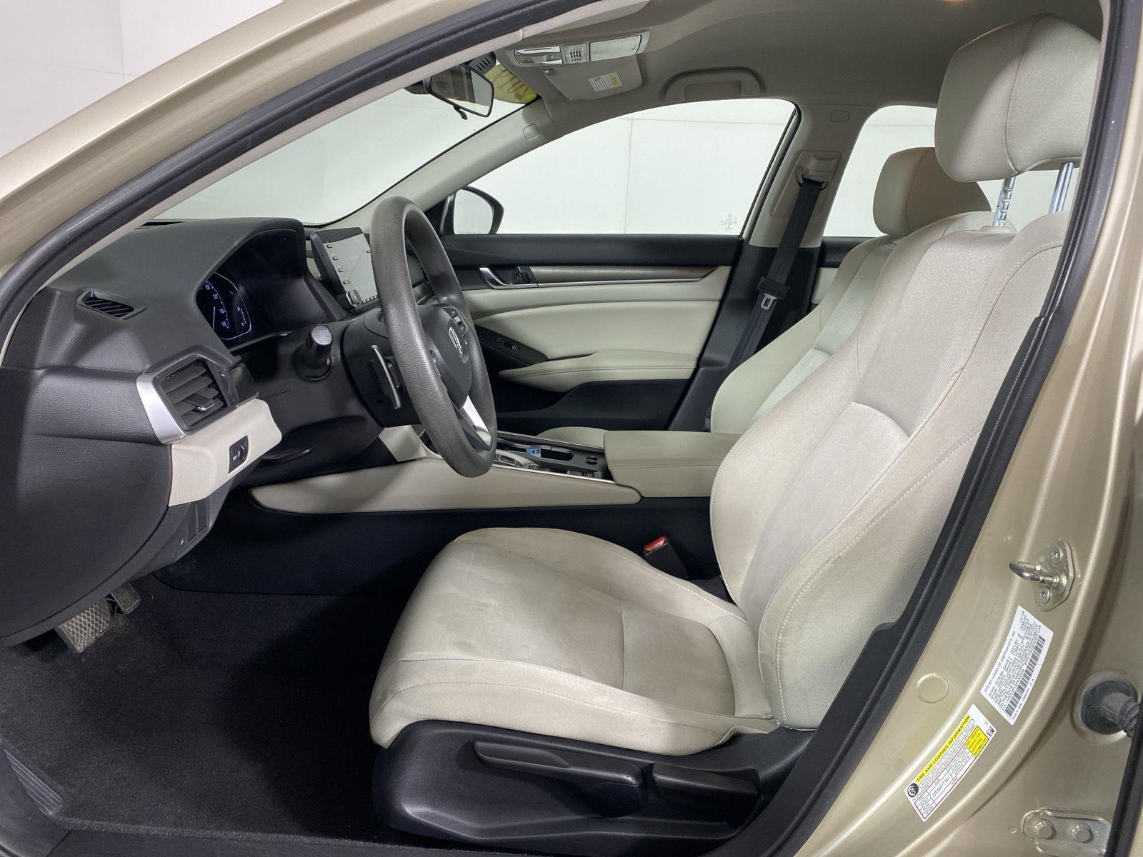 Used 2019 Champagne Frost Pearl Honda Base image 12