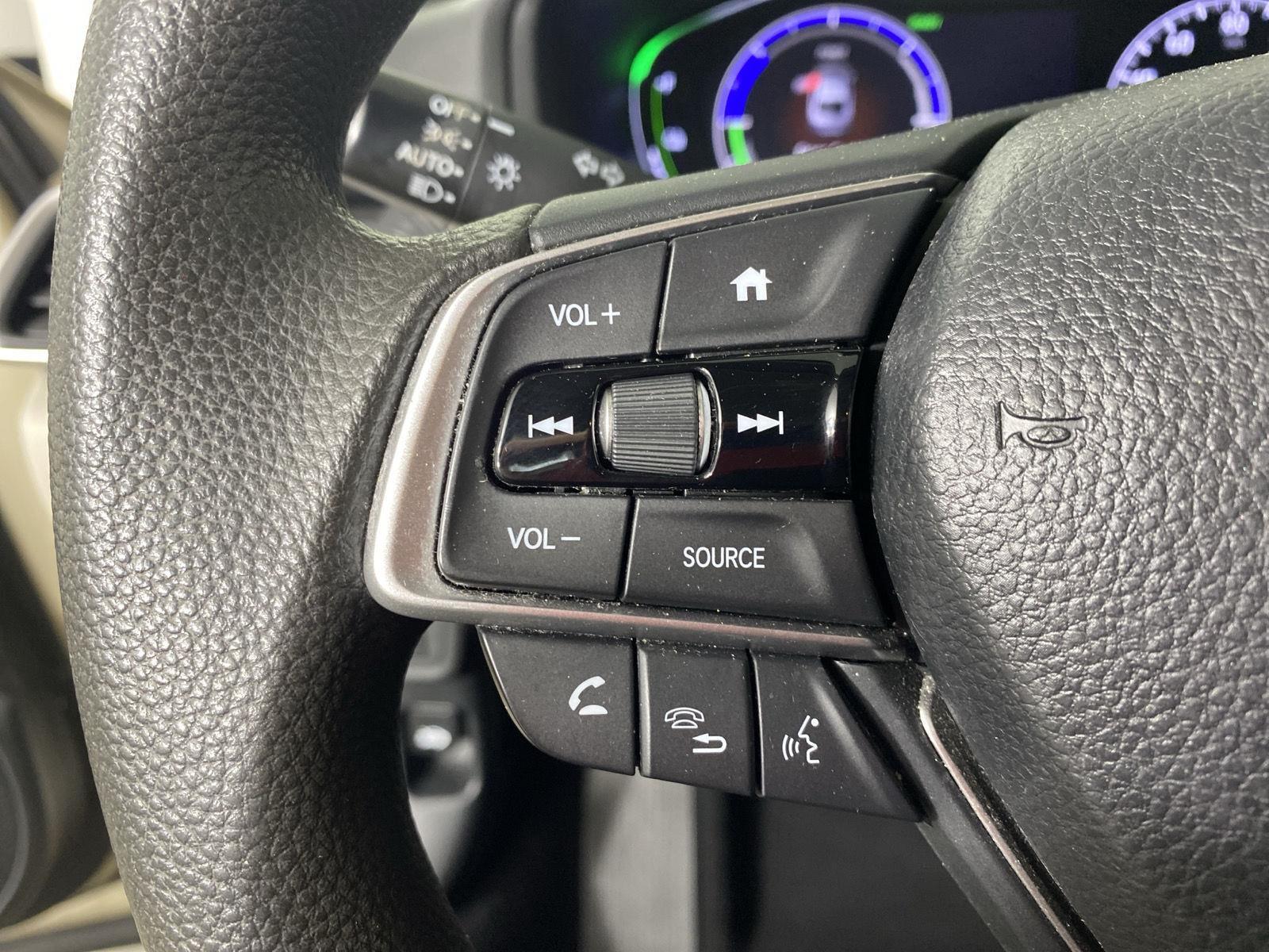 Used 2019 Champagne Frost Pearl Honda Base image 14