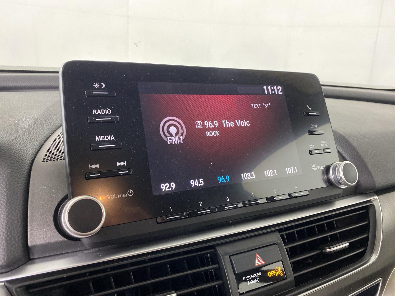 Used 2019 Champagne Frost Pearl Honda Base image 17