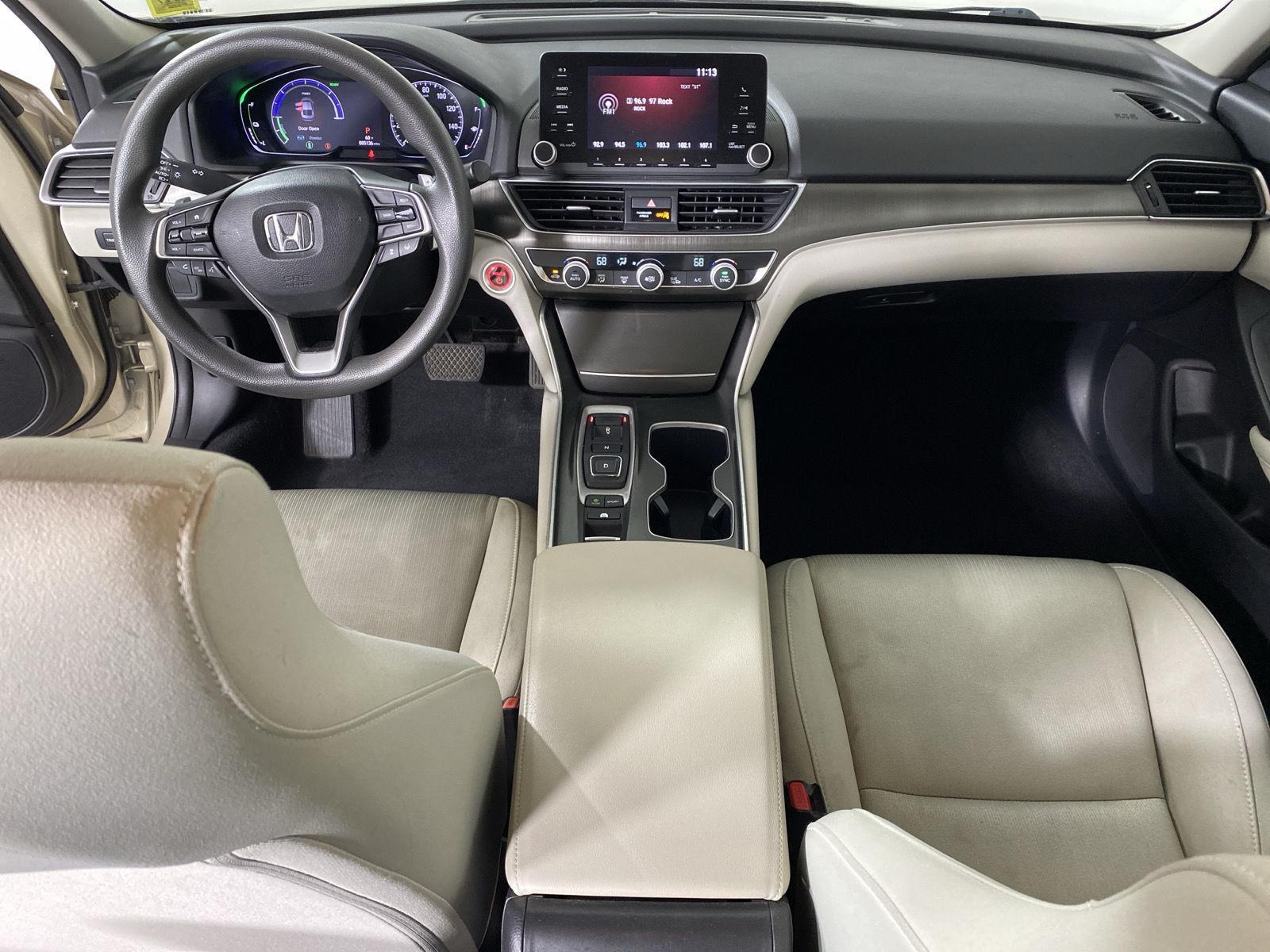 Used 2019 Champagne Frost Pearl Honda Base image 22